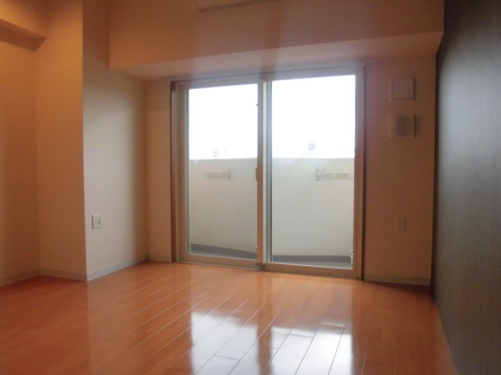 セレニテ新大阪弐番館の寝室