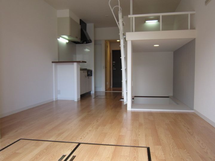 ドルチェヴィータ新大阪の居間