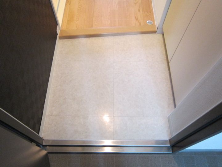 ドルチェヴィータ新大阪の玄関