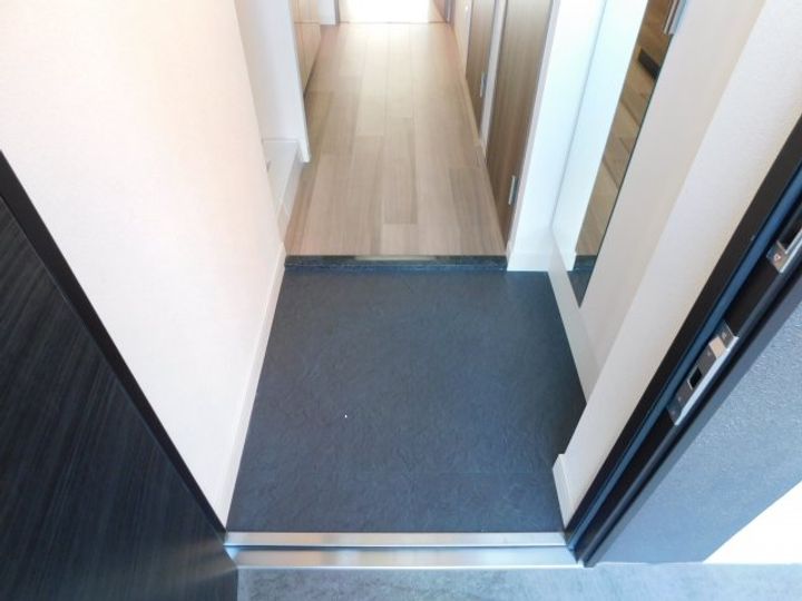 PHOENIX新大阪の玄関