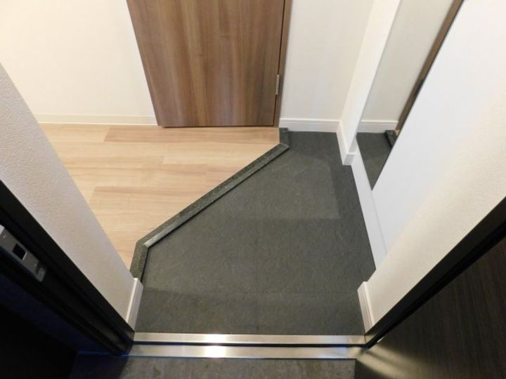 PHOENIX新大阪の玄関