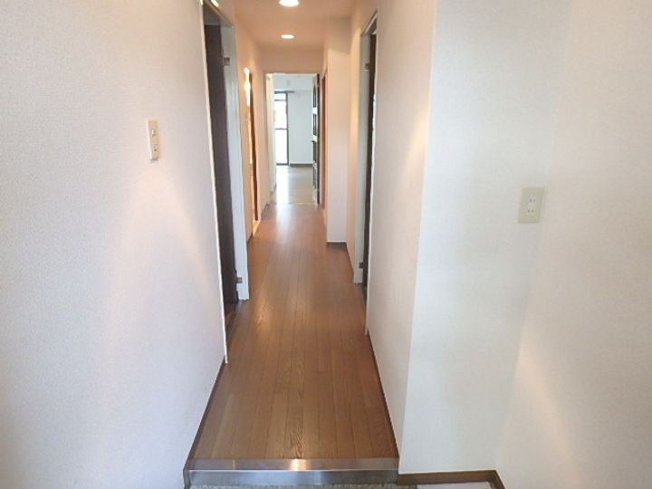 インプルーブ緑地公園の内装