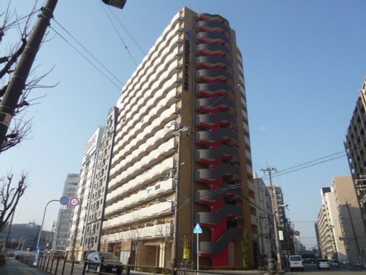 セレニテ新大阪弐番館の外観