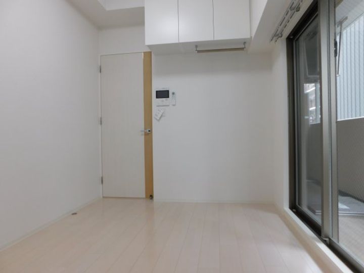 セレニテ新大阪カルムの居間