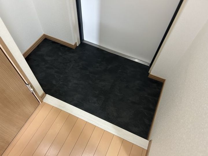 プロスパー緑地公園204の玄関