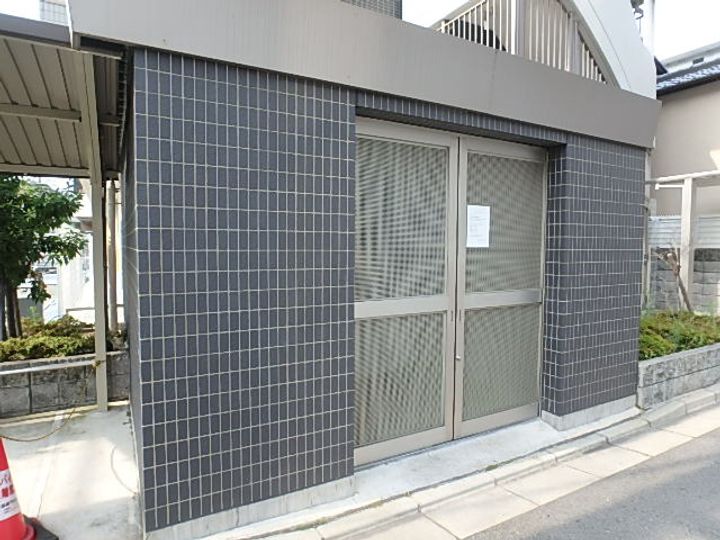 SERENiTE江坂四番館の外観