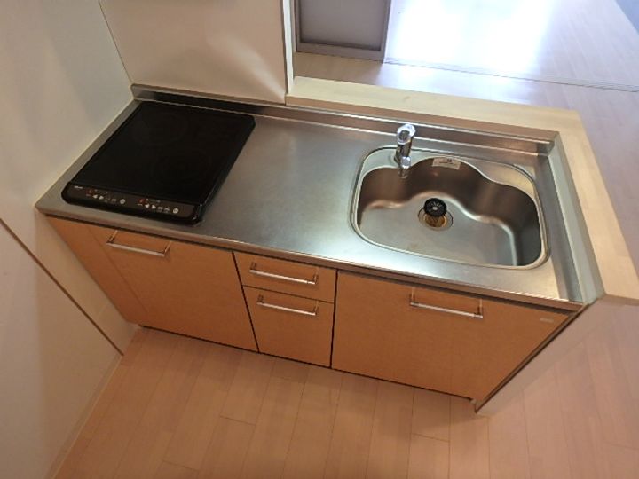 SERENiTE江坂四番館のキッチン