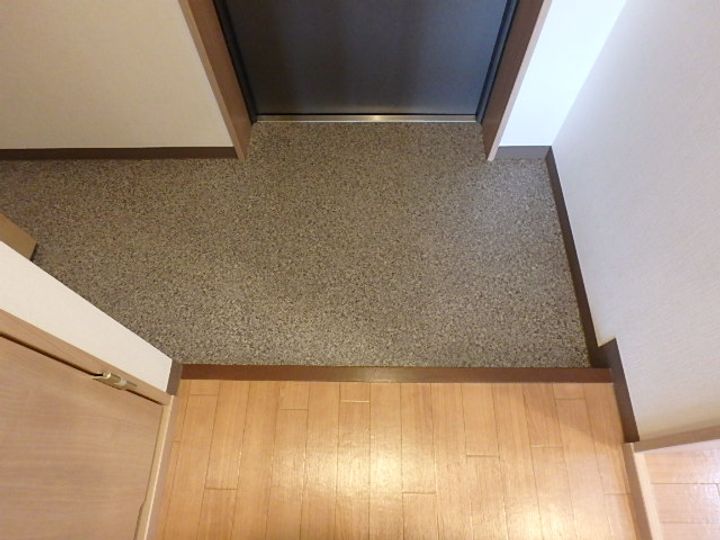 第1関根マンションの玄関