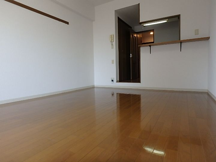 ウェストコート垂水町の居間