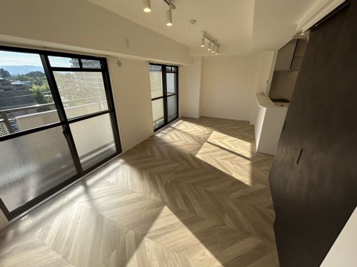 インプルーブ緑地公園の居間