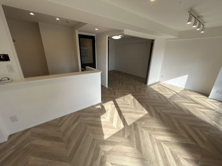 インプルーブ緑地公園の居間