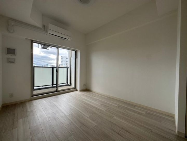 エステムコート新大阪ⅩⅣアイシーの居間