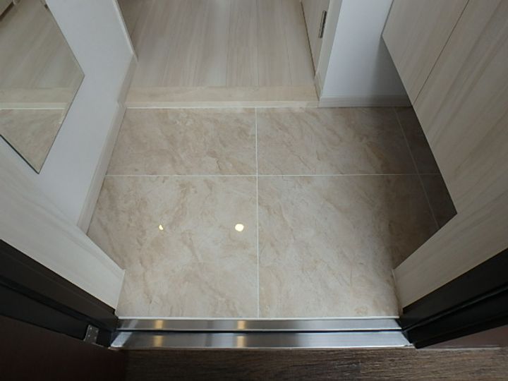 プレジオ江坂Ⅱの玄関