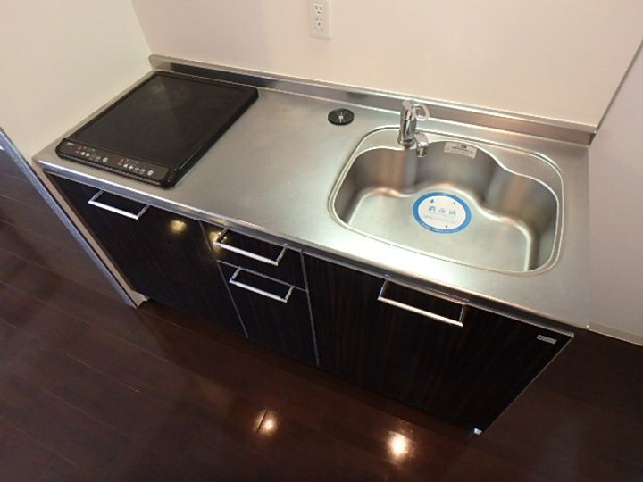 SERENiTE江坂四番館のキッチン
