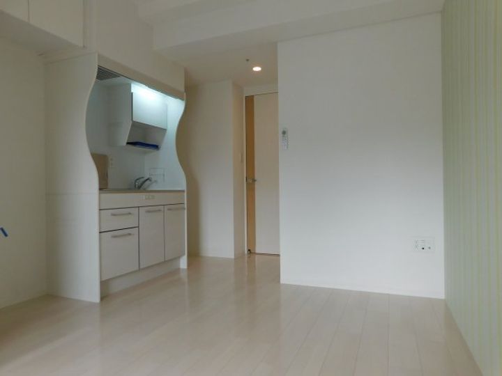 セレニテ新大阪カルムの居間