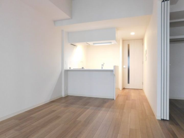 ディームス江坂の居間