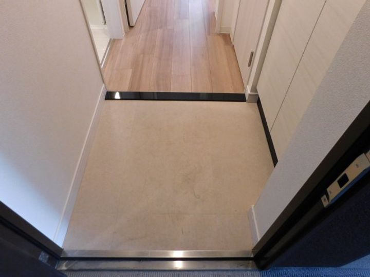 ディームス江坂の玄関