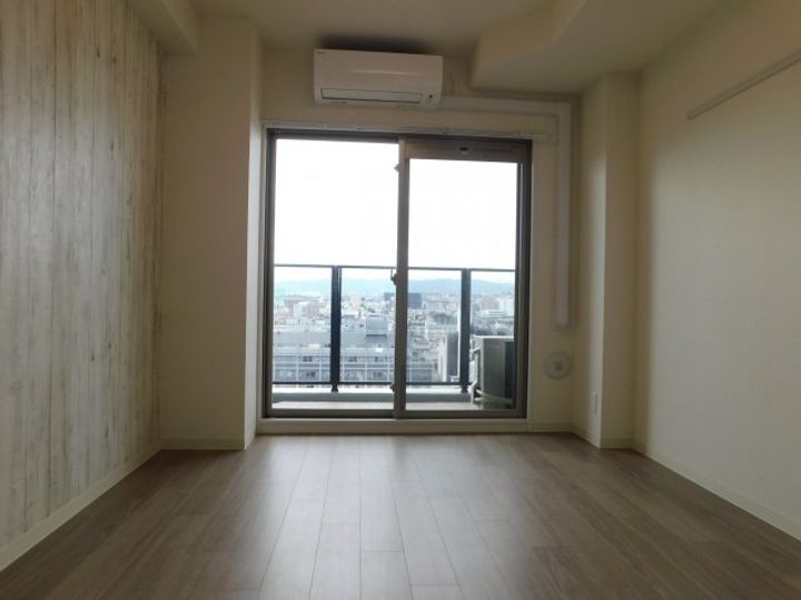 プレサンス新大阪ジェイズの居間