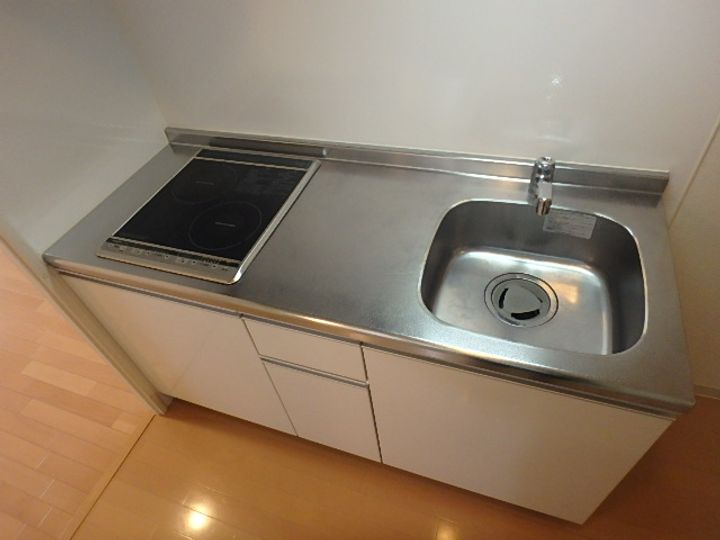 ルーエ江坂のキッチン