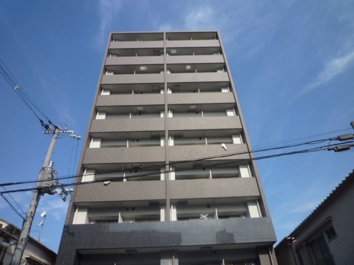 スワンズシティ新大阪の外観