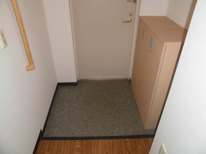 ディアコート新大阪の玄関