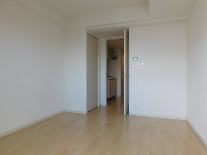 アドバンス新大阪ウエストゲートⅡの居間