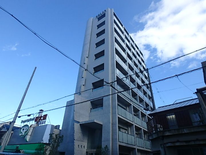 セイワパレス東三国駅前の外観
