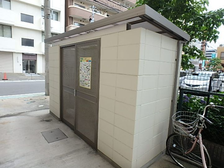 ミラクルセブン江坂の外観
