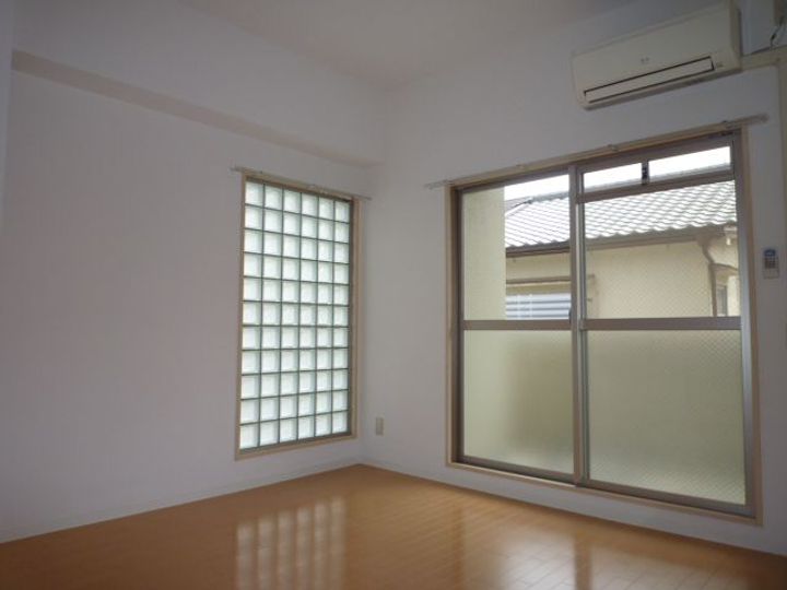 東明マンション新東の寝室