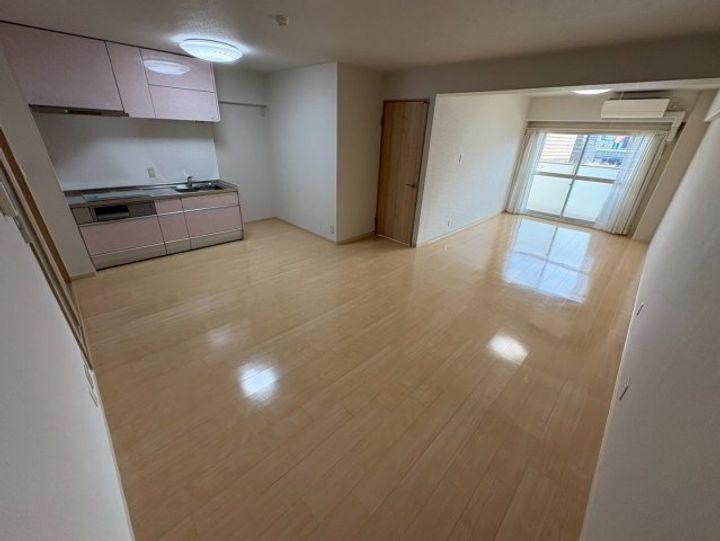 新大阪グランドハイツ 1号棟の居間