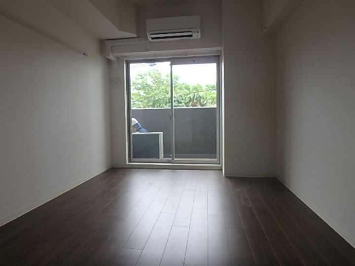 レシオス新大阪NORTHの居間