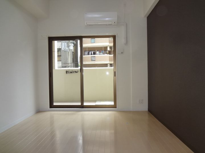 FRENCIA NOIE東三国の内装