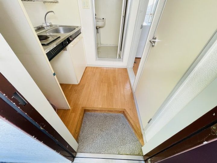 バリュージュ船越の玄関