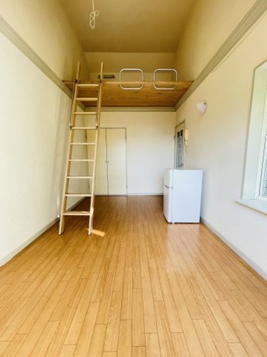 バリュージュ船越の居間