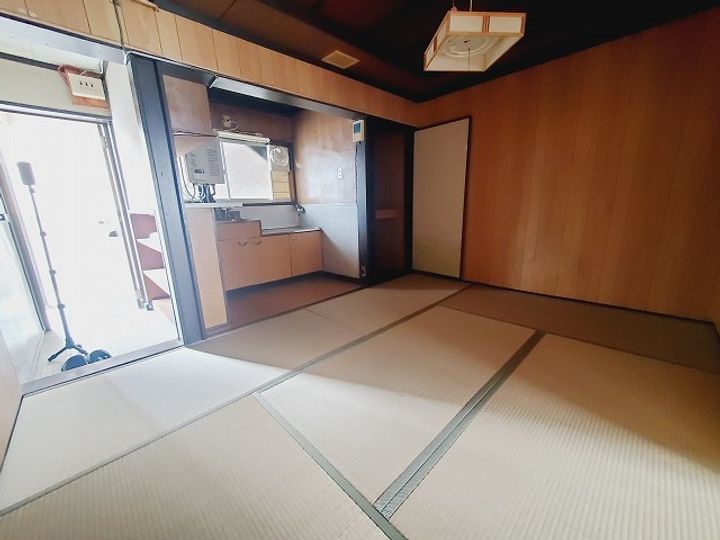 美保マンションの居間