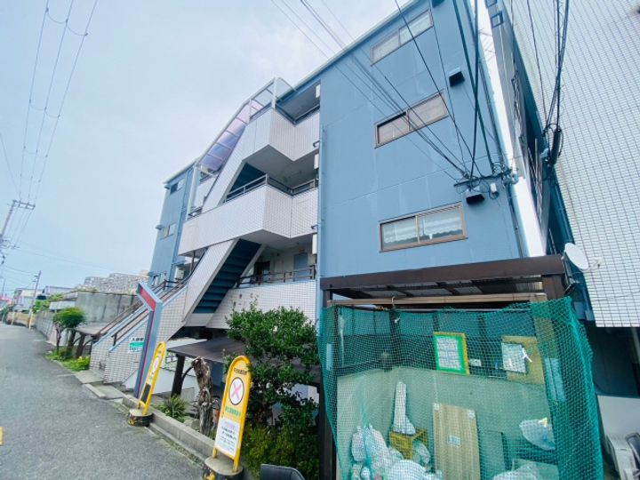 秀和第一ハイツ106の外観