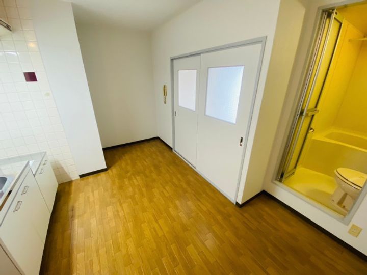 秀和第二ハイツの居間