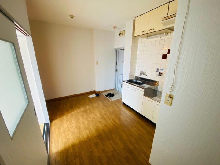 秀和第二ハイツの居間