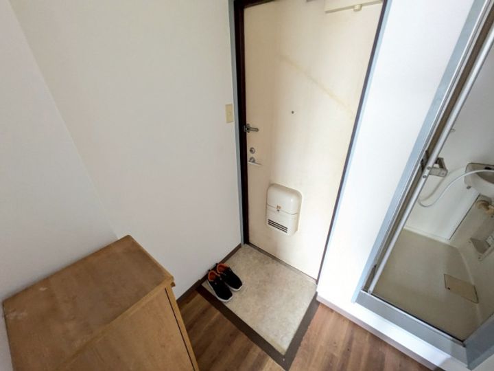 門真プリンスマンション101の玄関