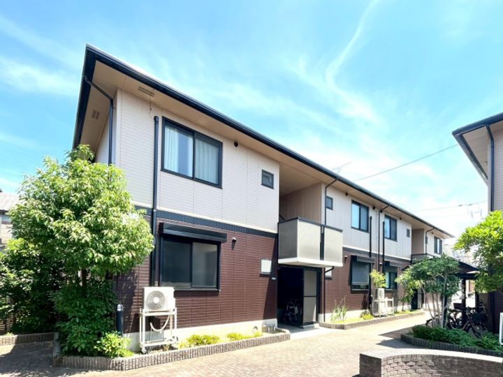 アゼリアパレス EASTの外観