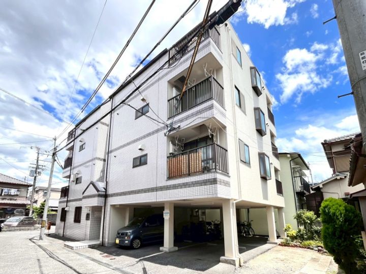 フルハウス401の外観