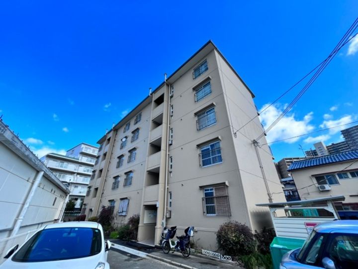 第1林マンションの外観