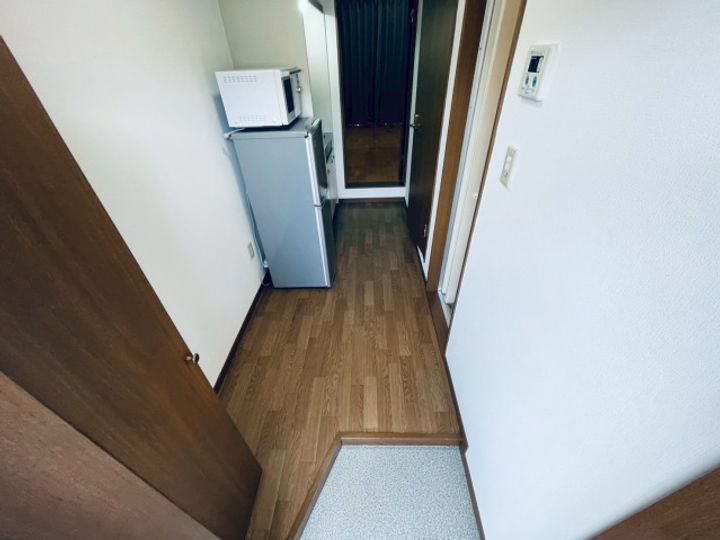 レオパレスさんわ大和田第9205の玄関