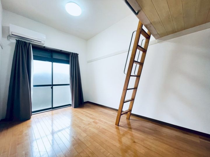 レオパレスさんわ大和田第9205の居間