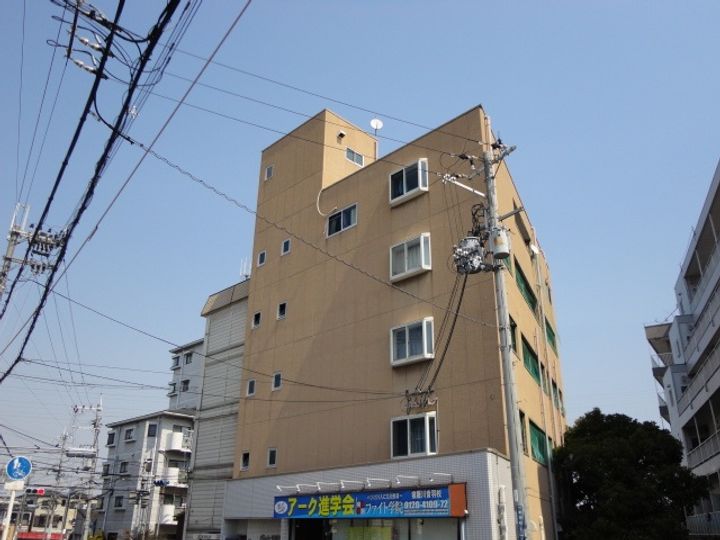 クレール寝屋川402の外観