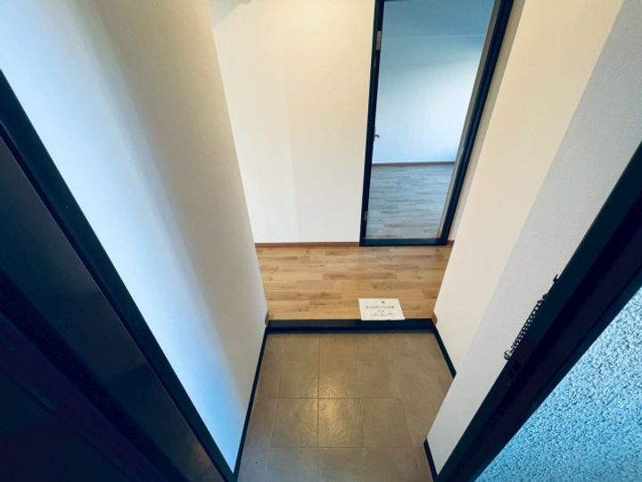 寿マンション107の玄関