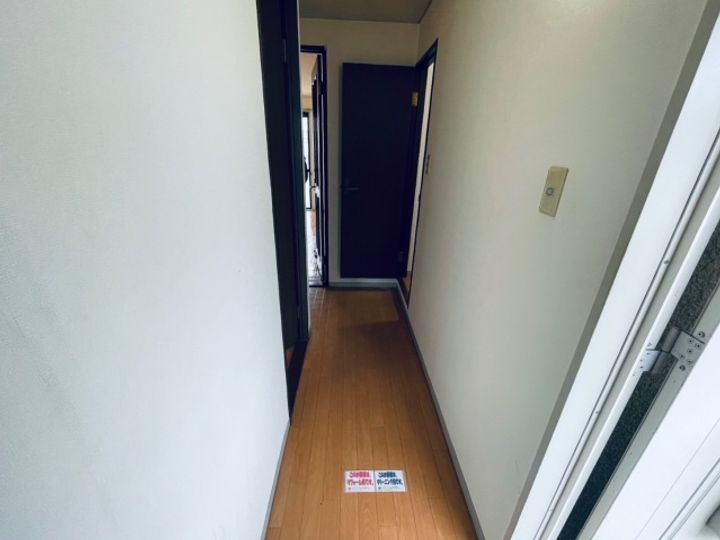 セピアハイツの玄関