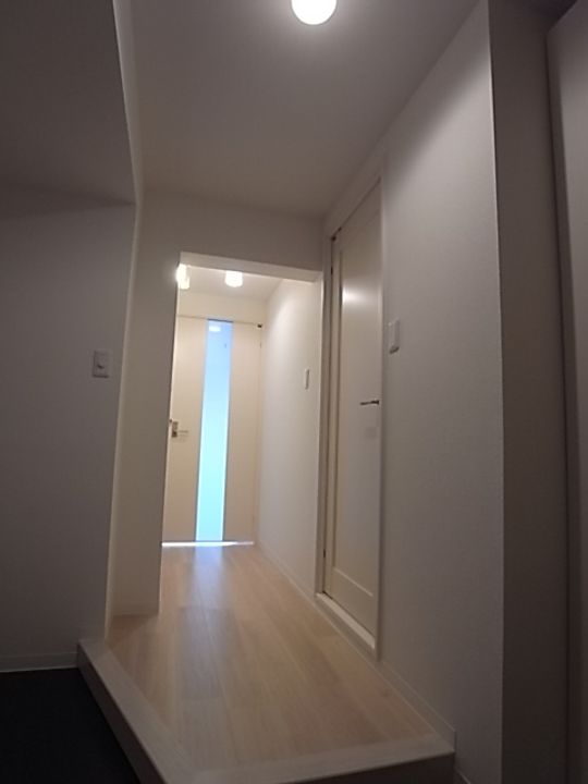 リスペランツァ203の玄関