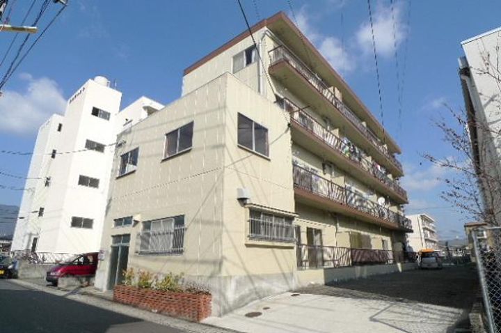 GAGA新宮苑の外観