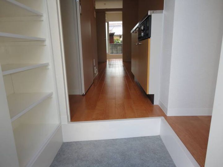 エストレビータ105の玄関